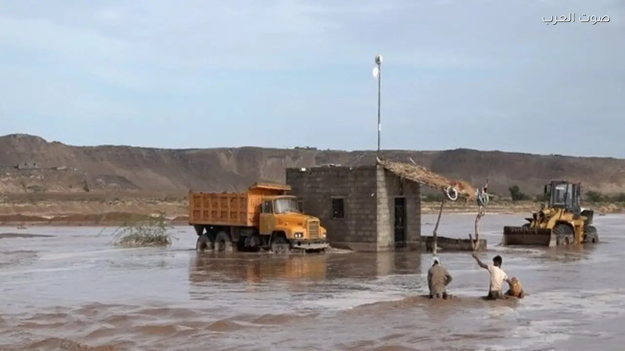 مصرع 9 أشخاص بينهم 4 أطفال في سيول تعز اليمنية
