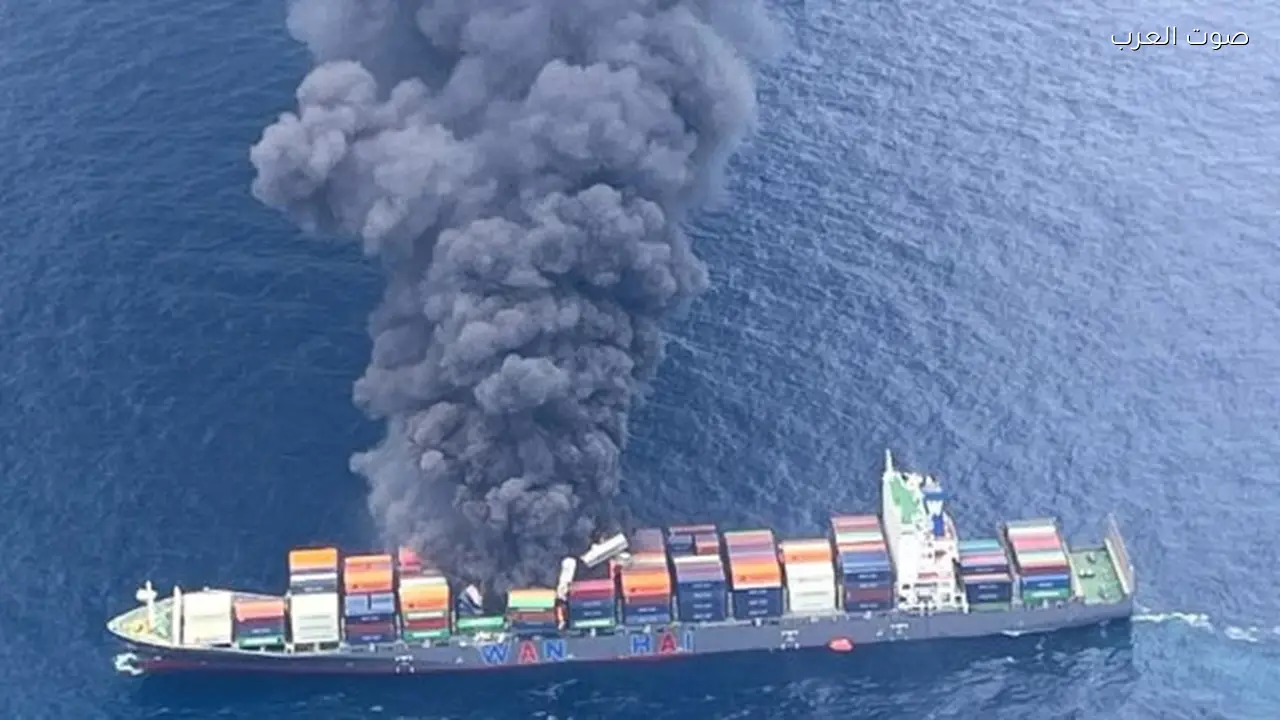 مقتل 80 فردًا من طاقم سفينة حربية إيرانية بهجوم غواصة أمريكية في سيريلانكا