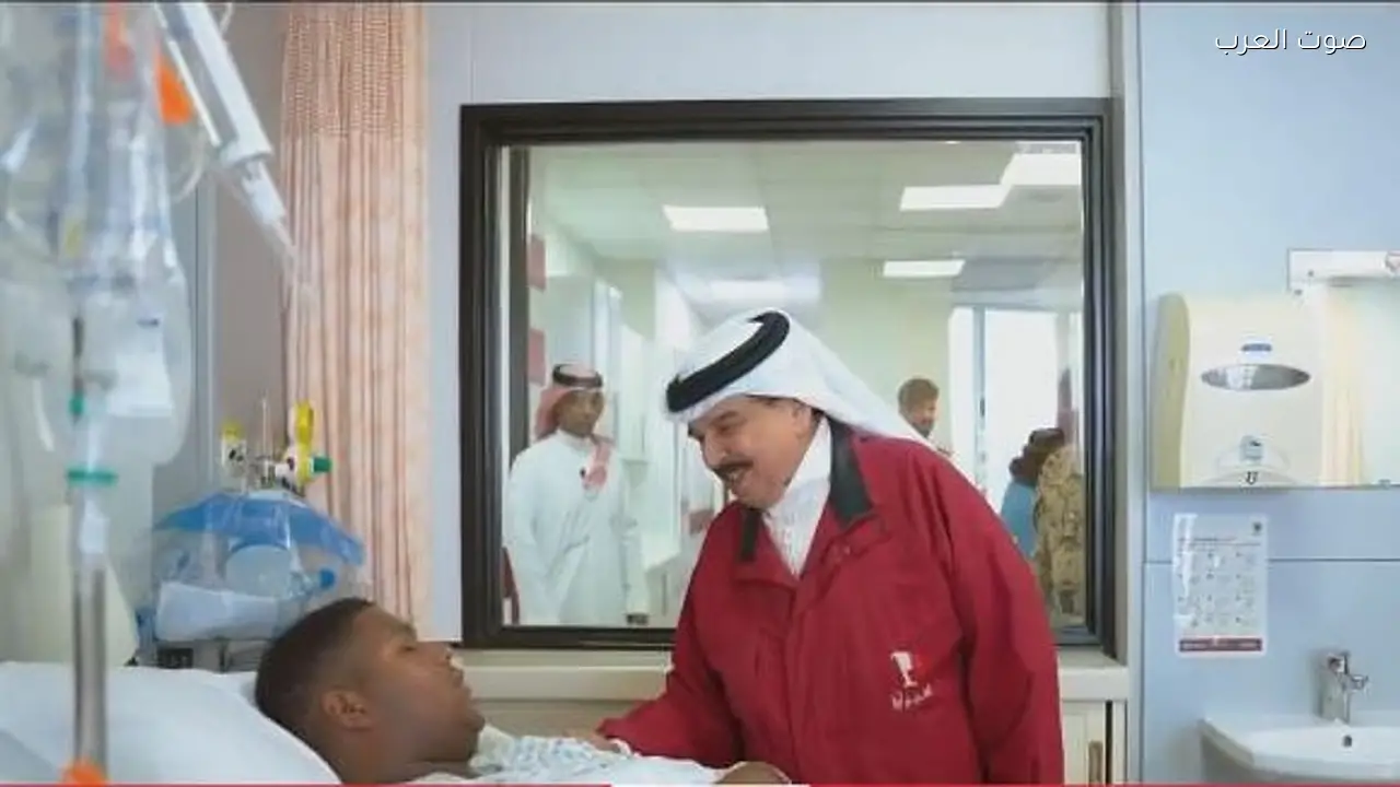 ملك البحرين يزور الجرحى من الهجمات الإيرانية
