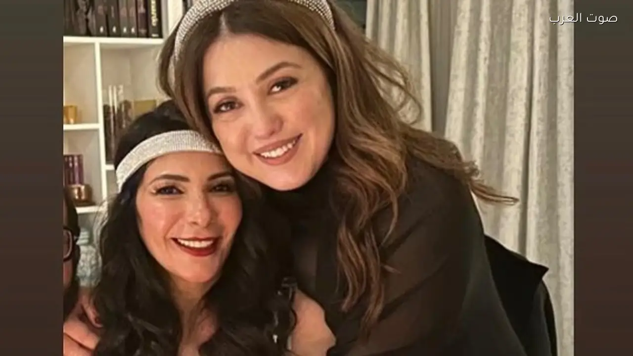 منى زكي تحتفل بعيد ميلاد كندة علوش