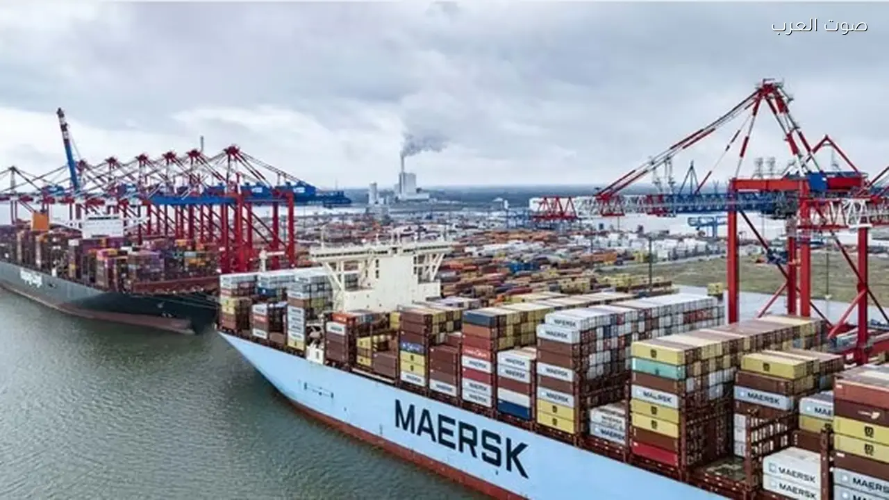 ميرسك توقف عملياتها في ميناء صلالة العماني بعد حادث أمني