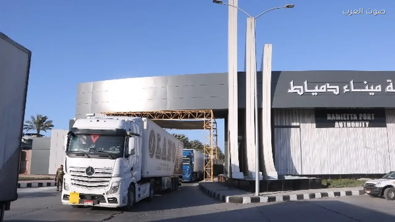 ميناء دمياط يطلق خدمة ترانزيت جديدة لنقل الشاحنات للخليج
