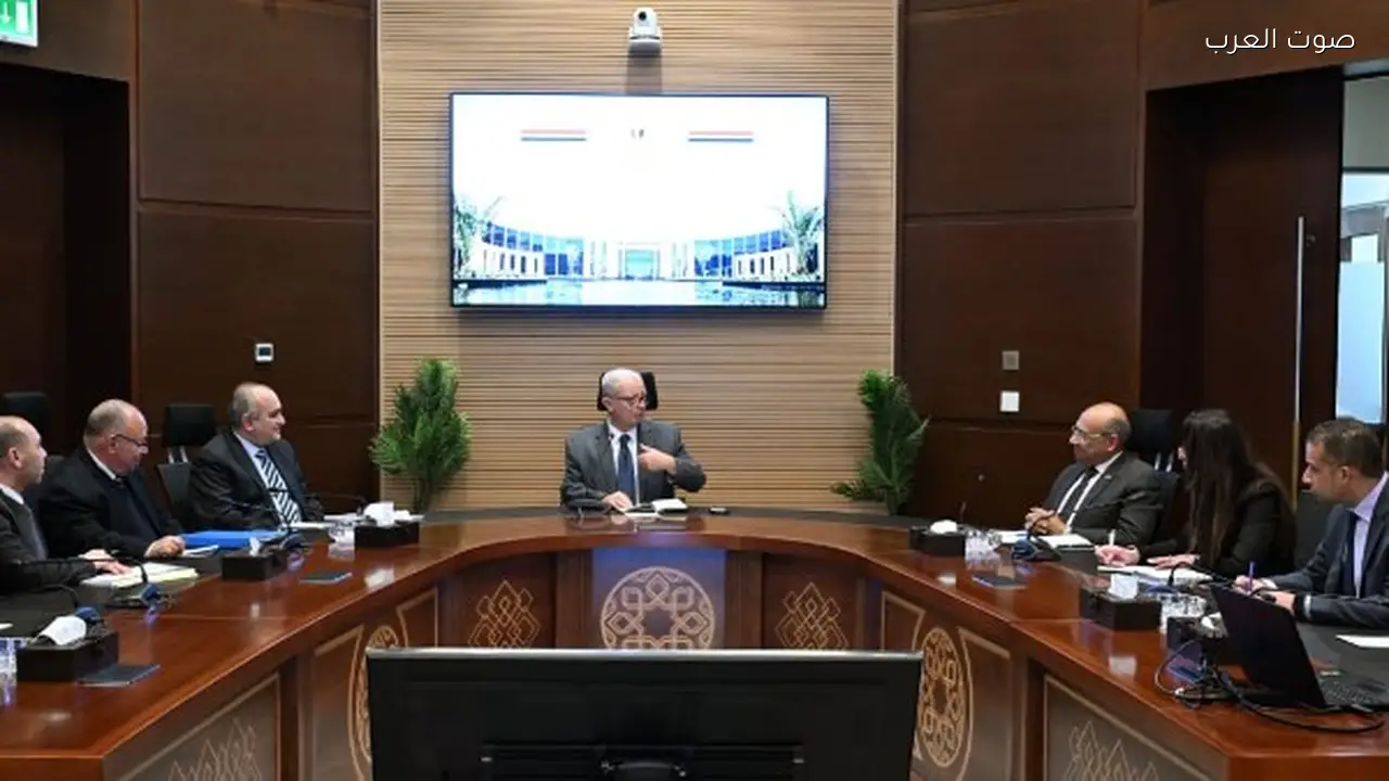 نائب رئيس الوزراء يراجع خطوات تنفيذ موازنة البرامج والأداء