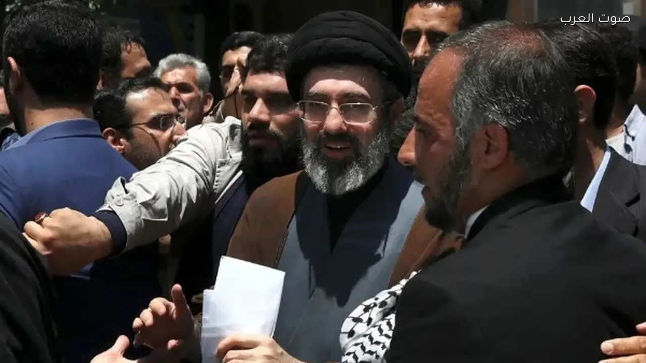 نجل الرئيس الإيراني يؤكد أن المرشد الجديد “آمن وسليم”