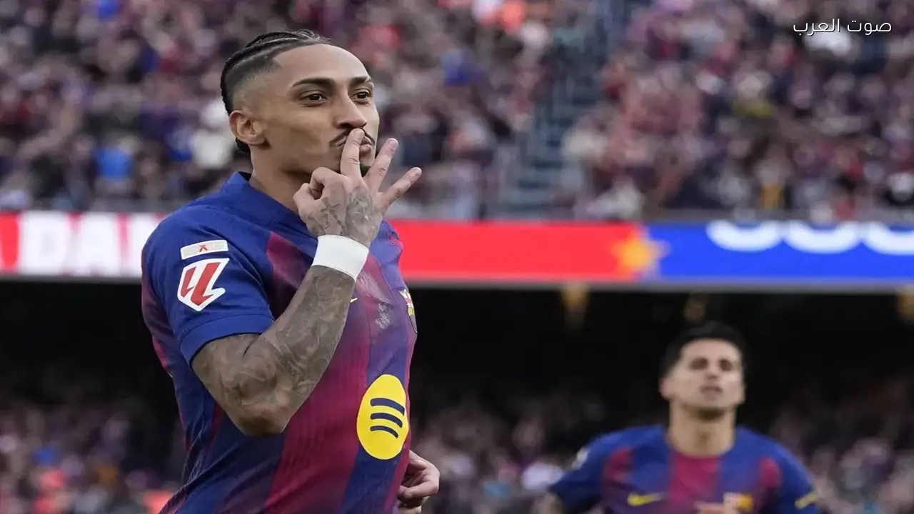 هاتريك رافينيا يساهم في فوز برشلونة على إشبيلية في مباراة قوية