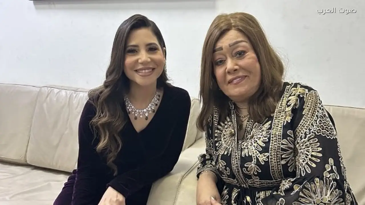 هالة فاخر تعبر عن ندمها بعد استخدام الفيلر والبوتكس