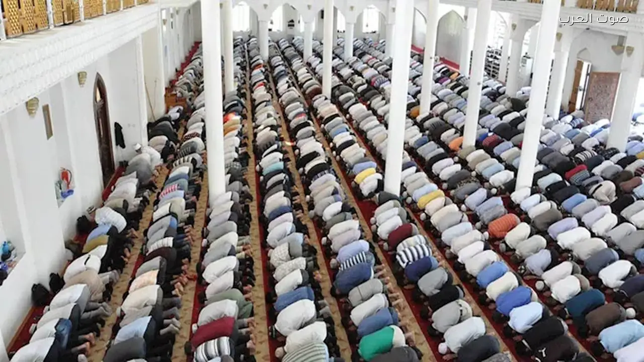 هل تسقط صلاة الجمعة في يوم العيد؟ توضيحات أمين الفتوى