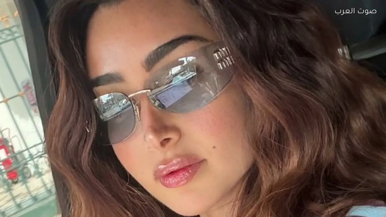 هنا الزاهد تتألق بإطلالة كاجوال جديدة