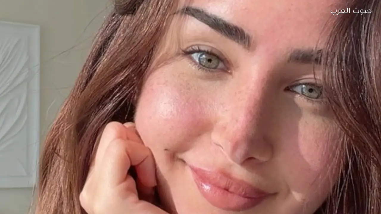 هنا الزاهد تظهر بجمالها الطبيعي بدون مكياج