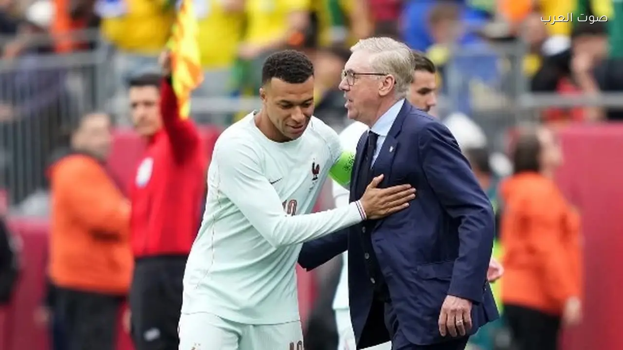 هوجو إكتيكي يبرز مع منتخب فرنسا أمام البرازيل