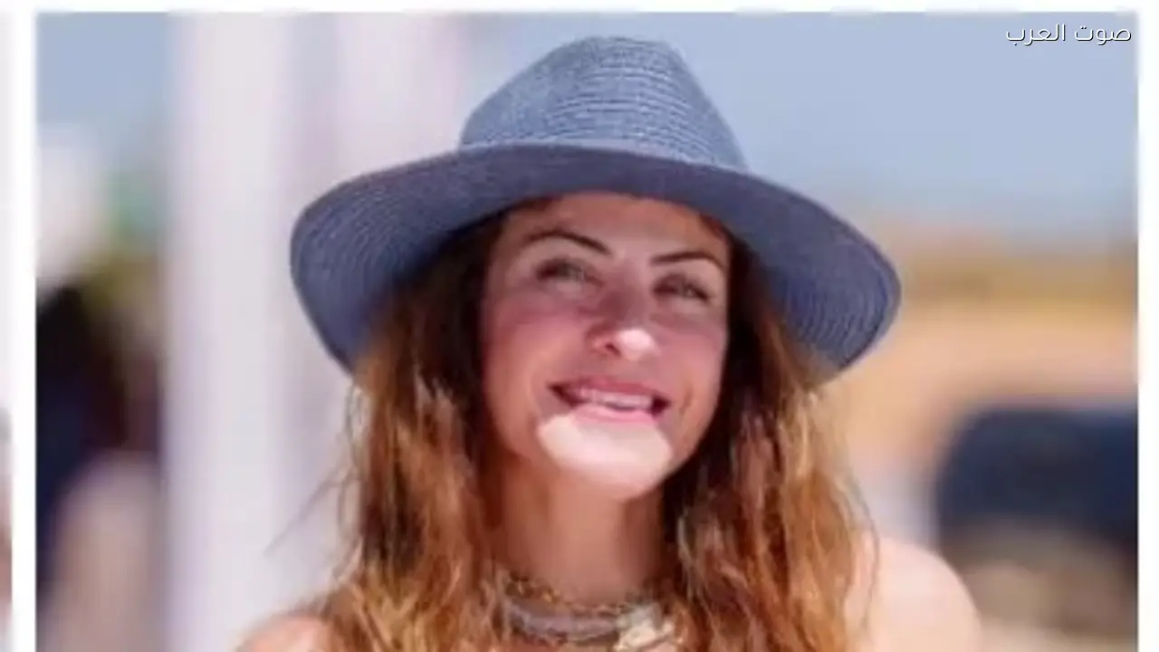 هيدي كرم تتألق بفستان جريء في أحدث ظهور لها