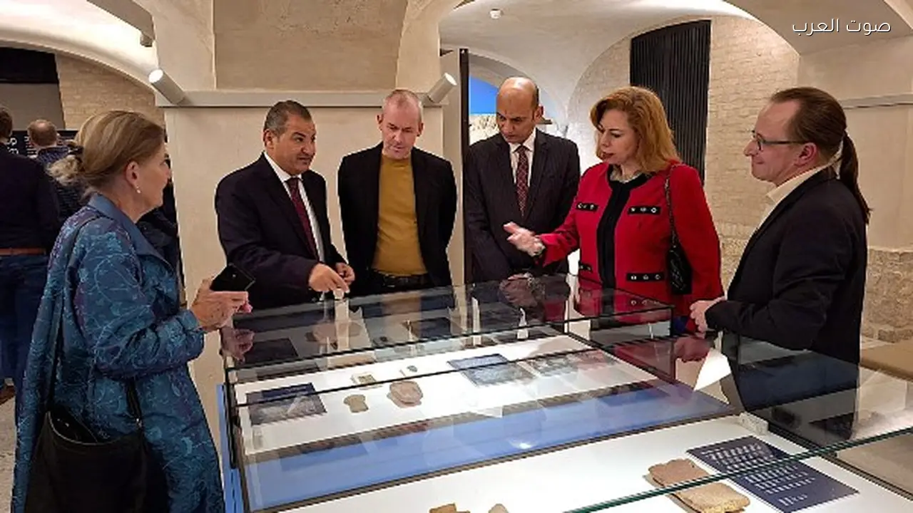 وزارة السياحة والآثار تفتتح معرض “القدر في النجوم” في برلين