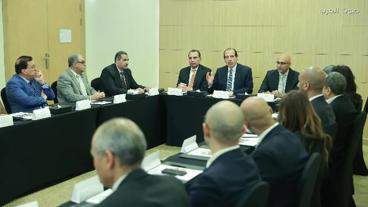 وزارة الصحة تناقش توطين صناعة اللقاحات في مصر