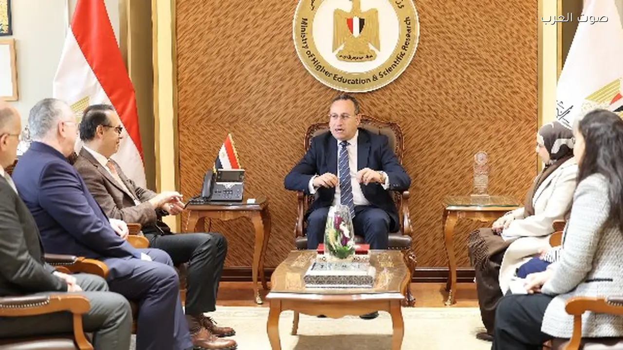 وزير التعليم العالي يبحث تعزيز التعاون الأكاديمي مع جامعة بون الألمانية