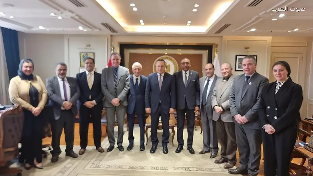 وزير التعليم العالي يجتمع مع اللجنة المؤقتة لنقابة التكنولوجيين