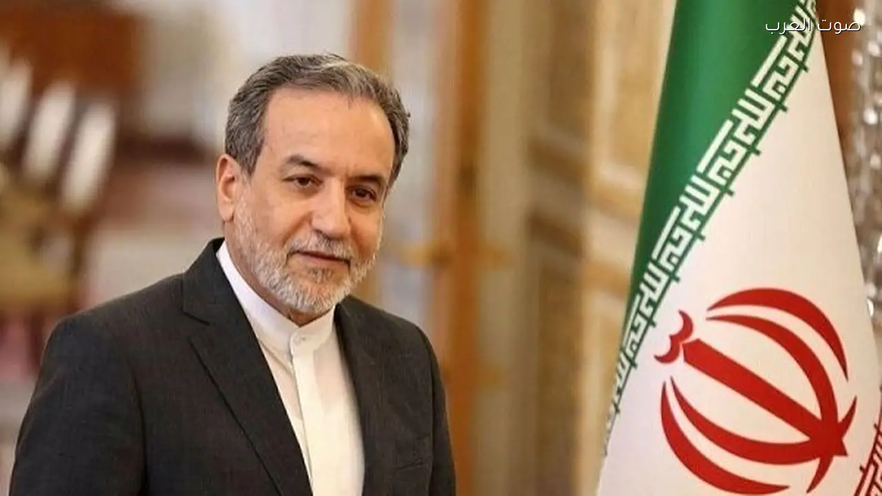 وزير الخارجية الإيراني يدعو السعودية لطرد القوات الأمريكية