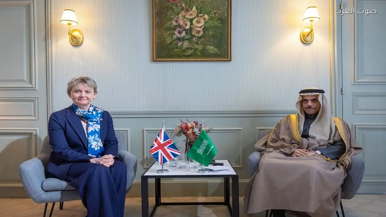 وزير الخارجية يناقش المستجدات الإقليمية مع نظرائه في بريطانيا وألمانيا وإيطاليا