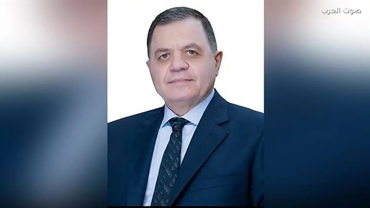 وزير الداخلية يهنئ رئيس الوزراء بعيد الفطر