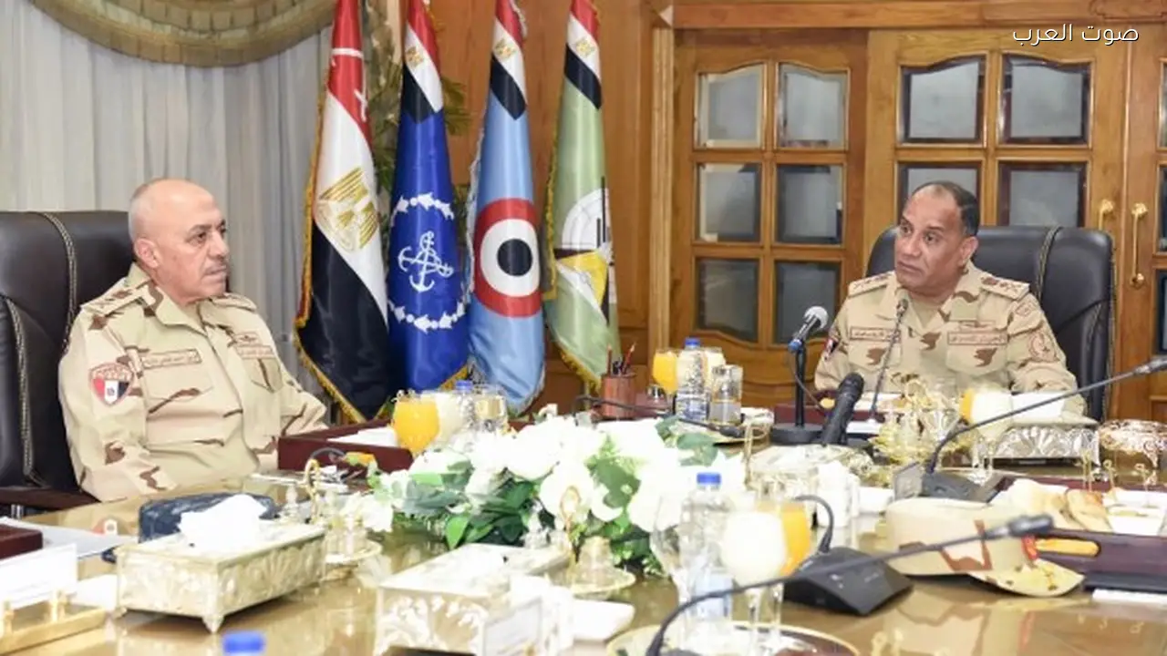 وزير الدفاع يؤكد أهمية الكفاءة القتالية لتحقيق الأمن والاستقرار