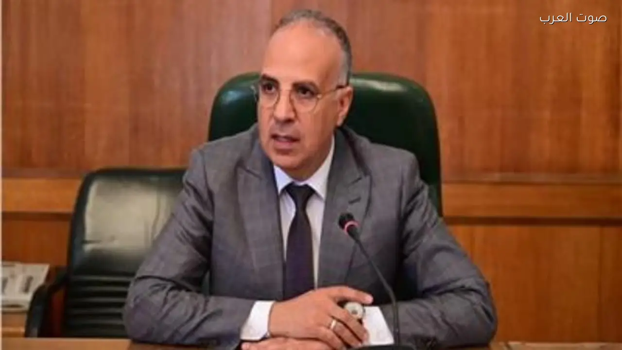 وزير الري يراقب إزالة التعديات في مشروع ضبط النيل