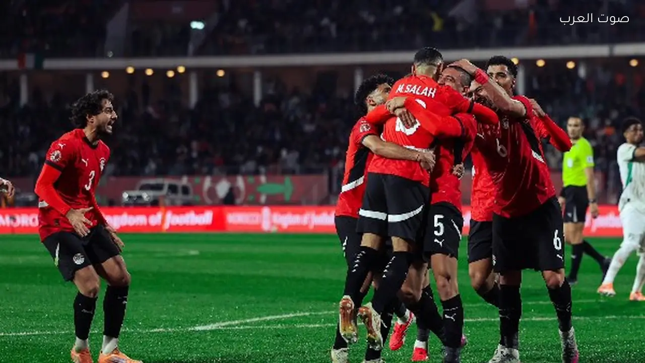 وزير الرياضة ورئيس اتحاد الكرة يرافقان منتخب مصر في جولته الخارجية