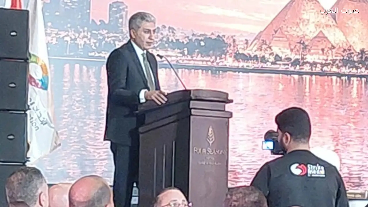 وزير السياحة يطالب شركات الطيران بعدم زيادة أسعار الرحلات