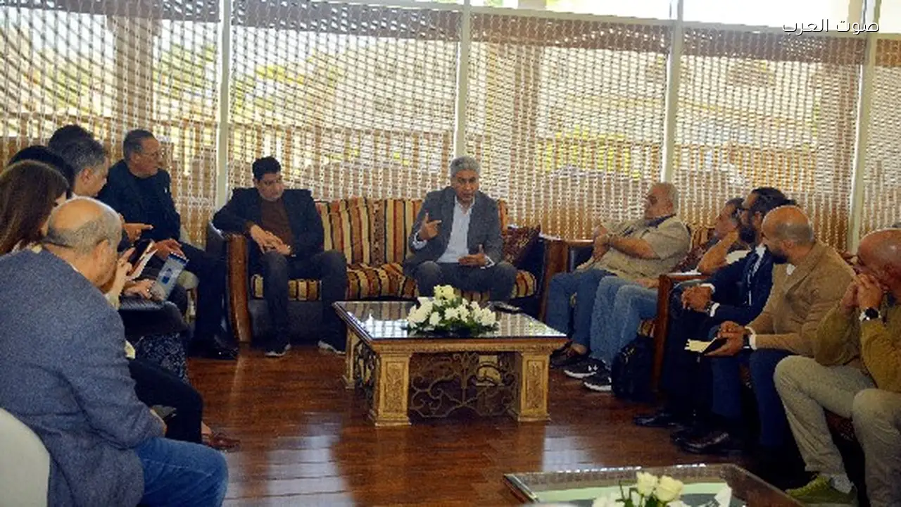 وزير السياحة يناقش تطوير نشاط الغوص مع أعضاء غرفة شرم الشيخ