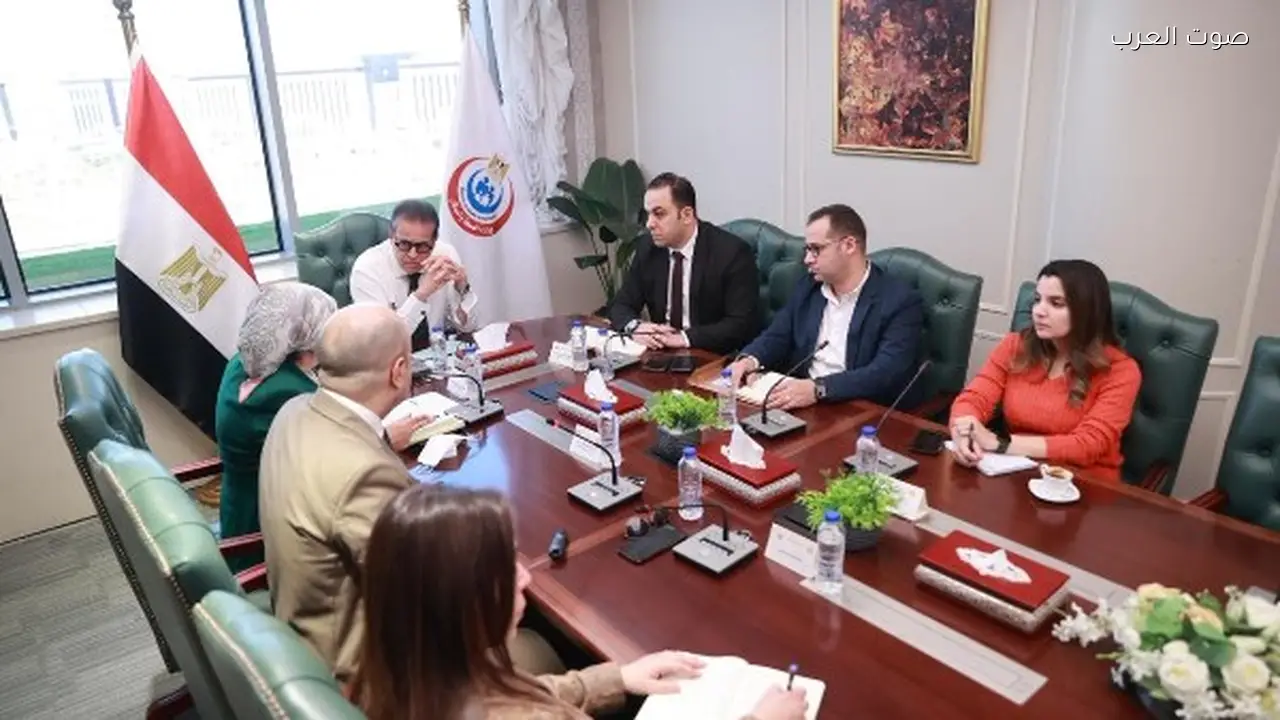 وزير الصحة يعلن عن استخدام الروبوتات الجراحية وتدريب الفرق الطبية عليها