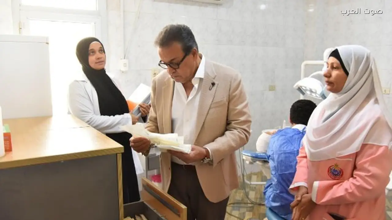 وزير الصحة يوجه بتقليل وقت انتظار المرضى في مركز طبي ثالث بدر