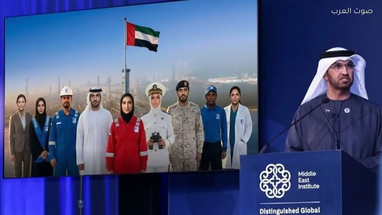 وزير الصناعة الإماراتي: تهديد الملاحة في هرمز إرهاب اقتصادي أثناء تسلم جائزة دولية