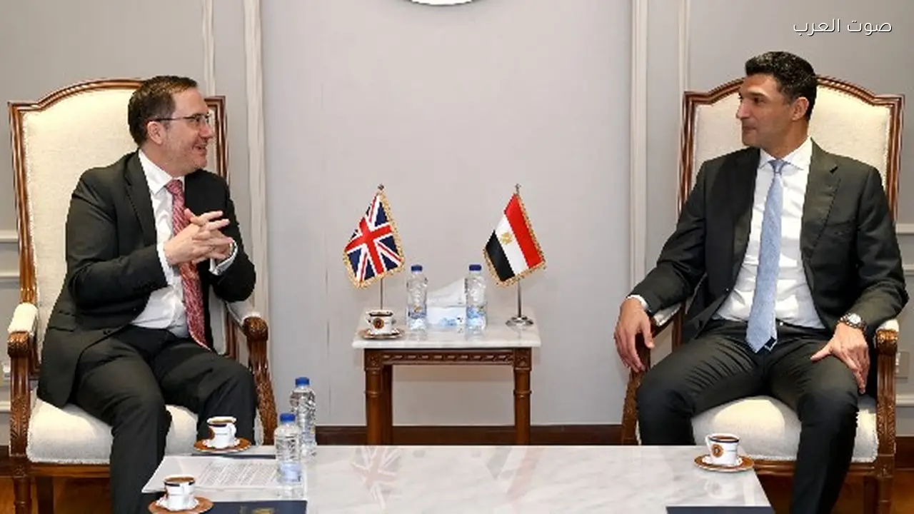وزير الصناعة يبحث مع بريطانيا زيادة الاستثمارات في مصر