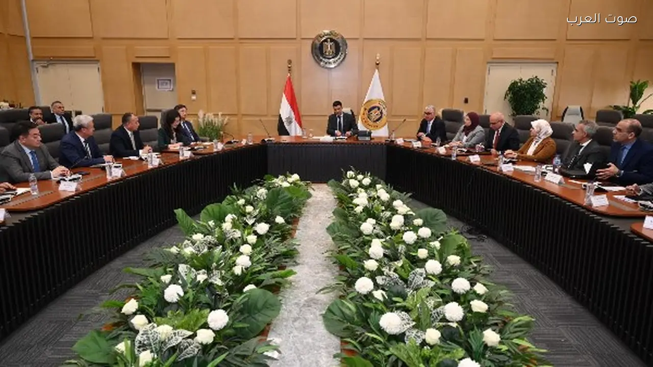 وزير الصناعة يعزز التعاون مع «باوو» الصينية في صناعة الصلب