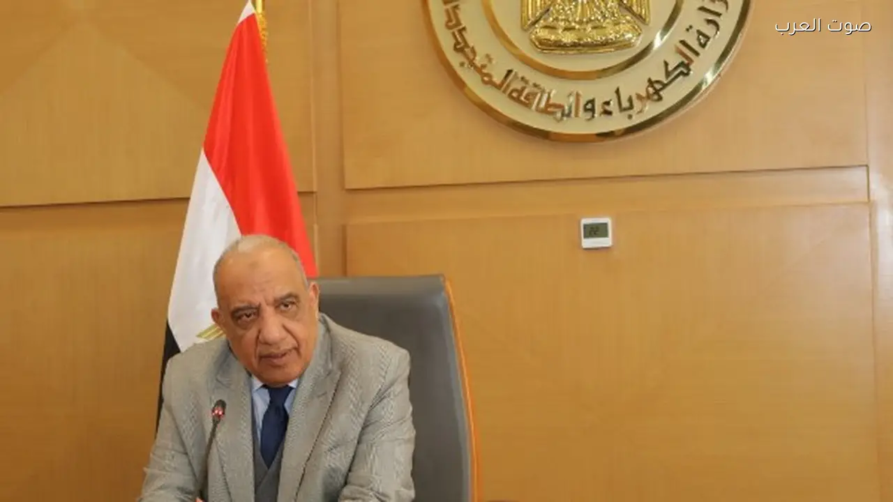 وزير الكهرباء يعلن تفعيل العمل عن بُعد مع الحفاظ على دورة الإنتاج