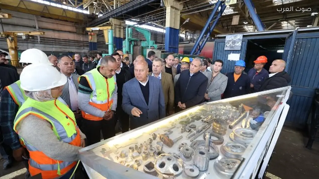وزير النقل يزور ورش عربات جبل الزيتون في الإسكندرية