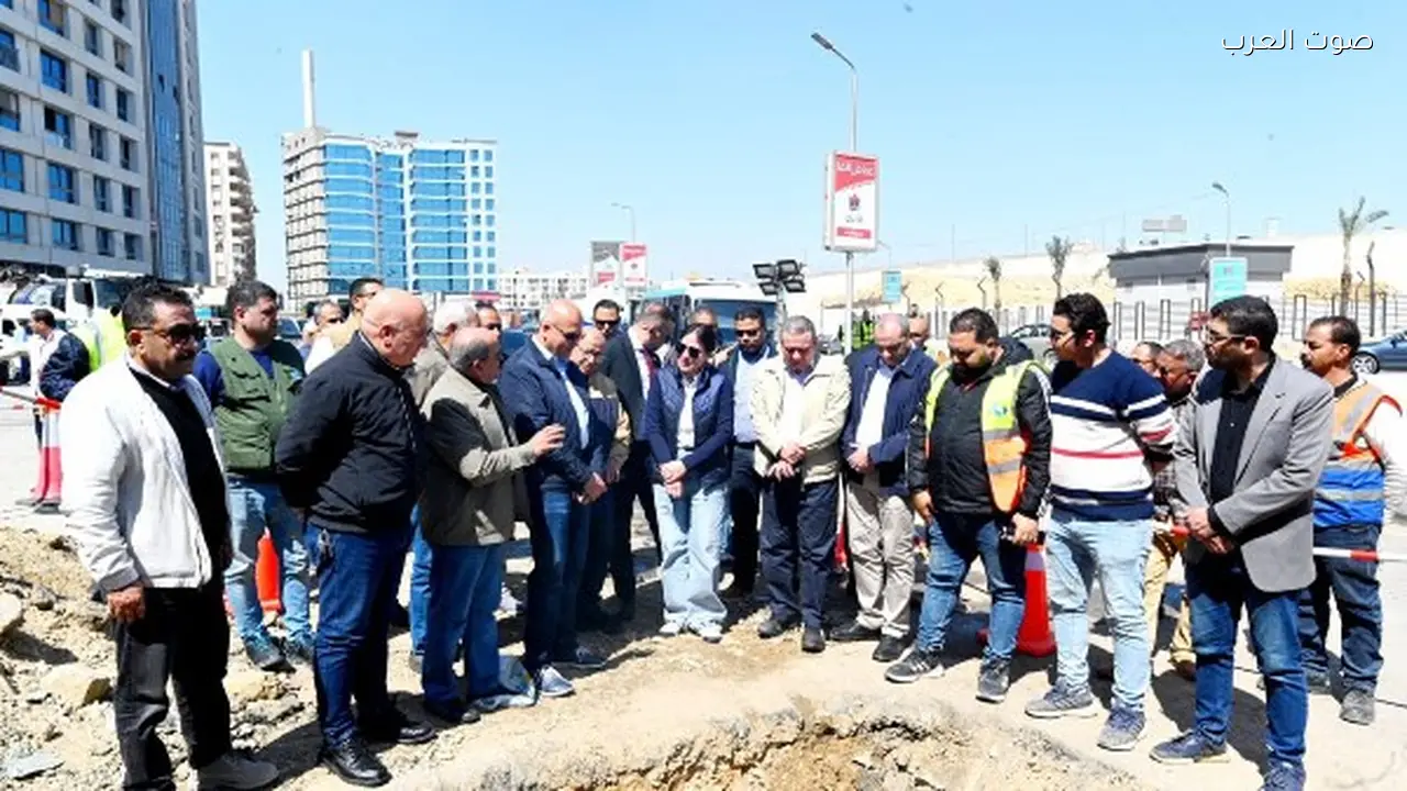 وزيرة الإسكان تتابع ربط خط مياه الشرب في زهراء المعادي