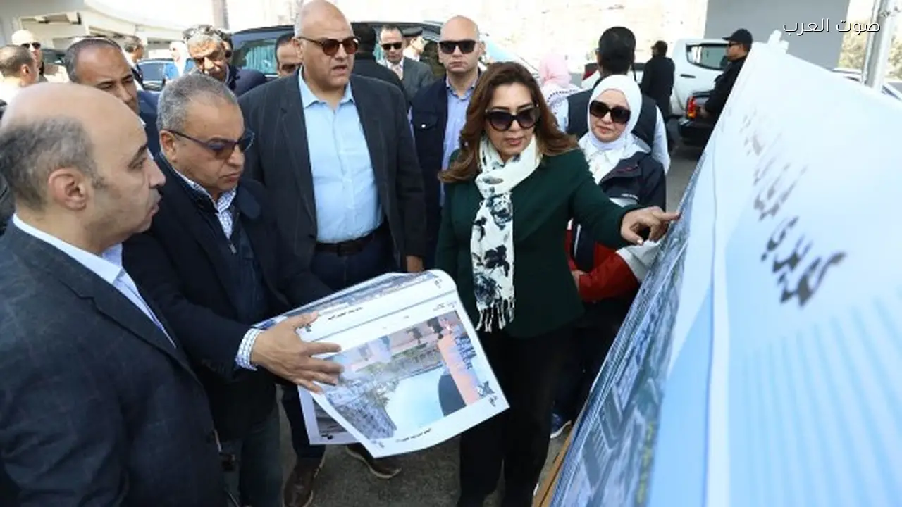وزيرة التنمية المحلية تتابع تطوير كوبري سليمان عزت بالإسكندرية