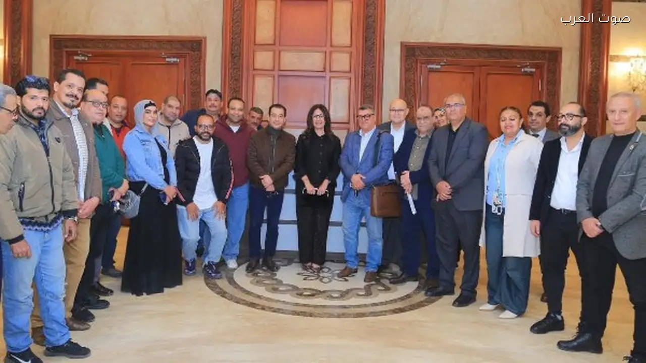 وزيرة الثقافة تتفقد استعدادات مسرح مصر قبل الافتتاح التجريبي