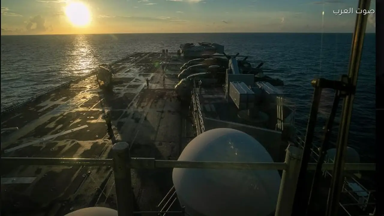 وصول مشاة البحرية الأمريكية على متن السفينة تريبولي إلى المنطقة
