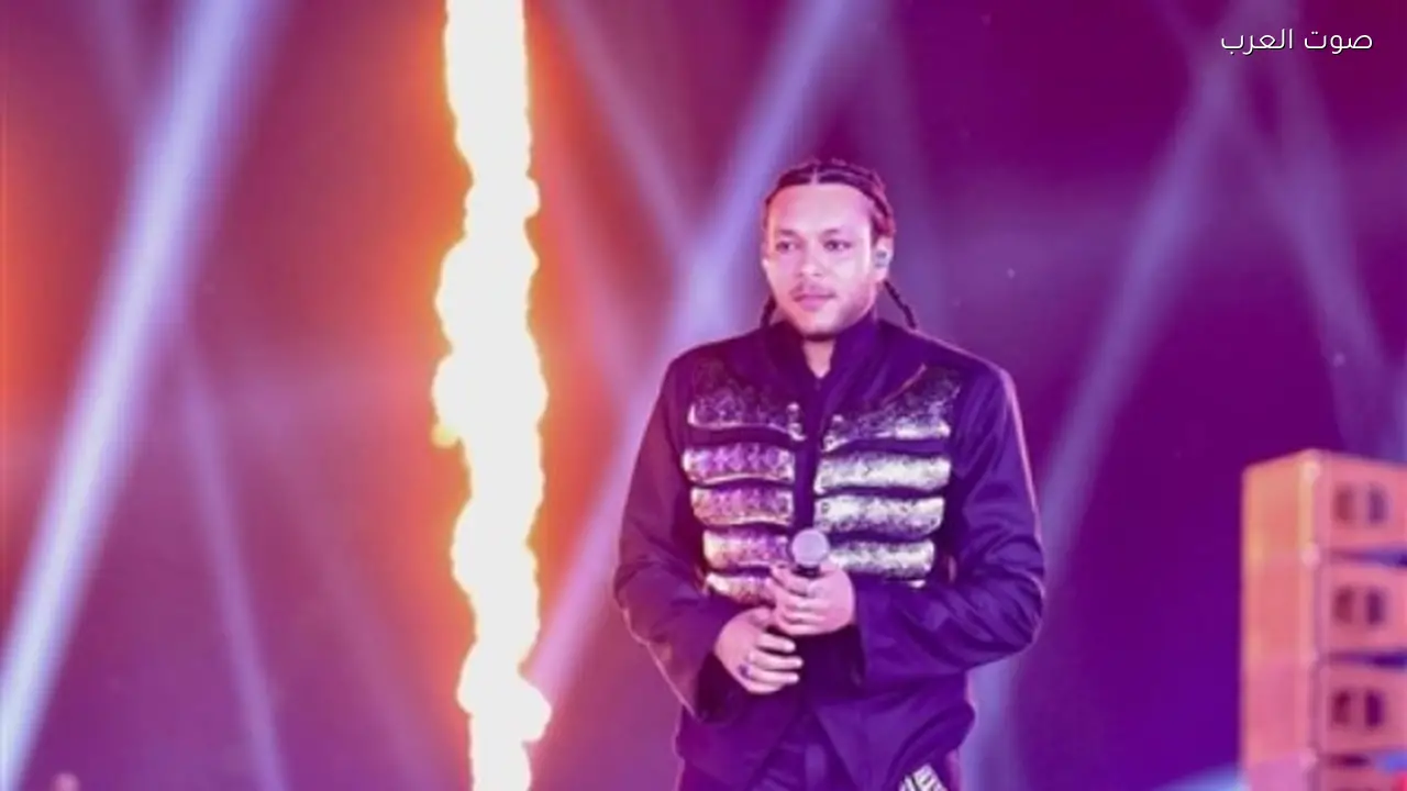 ويجز يتألق بإطلالة مميزة في حفله الأخير بفضل دعم زوجته