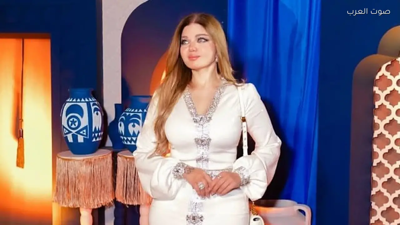 ياسمين الخطيب تتألق بالأبيض على إنستجرام