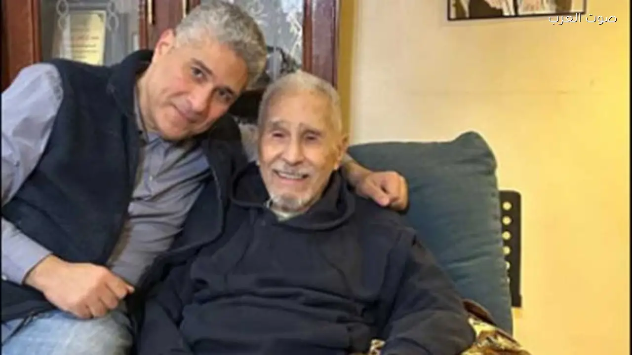 أحمد عبد الرحمن أبو زهرة يطلب الدعاء لوالده في حالة صحية صعبة
