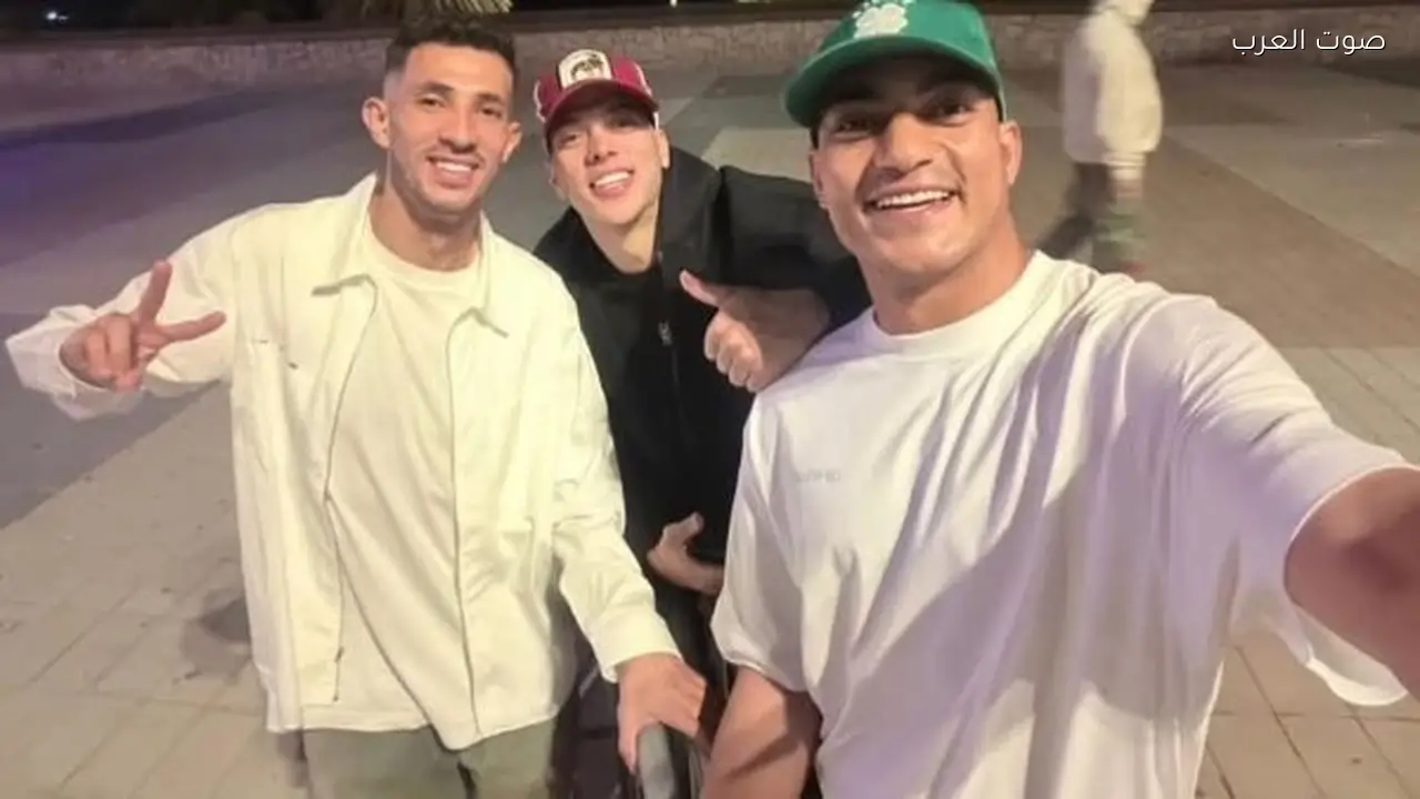 أحمد فتوح مع مصطفى محمد وإمام عاشور في صورة ثلاثية