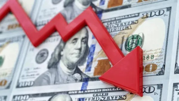 أسعار الدولار تتراجع أمام الجنيه في ختام تعاملات الأحد