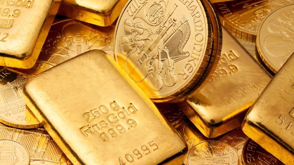 أسعار الذهب تتراجع في الدول العربية بعد الانخفاض العالمي