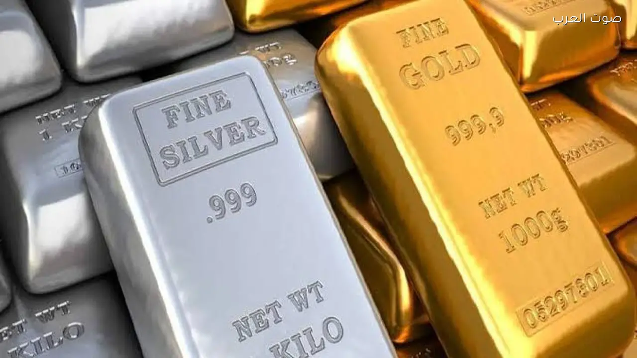 أسعار الذهب تنخفض 60 جنيهًا محليًا والفضة ترتفع 3 جنيهات