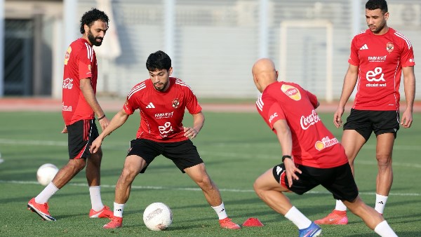 أهلي القاهرة يواجه طوارئ قبل مباراة بيراميدز الحاسمة بالدوري المصري