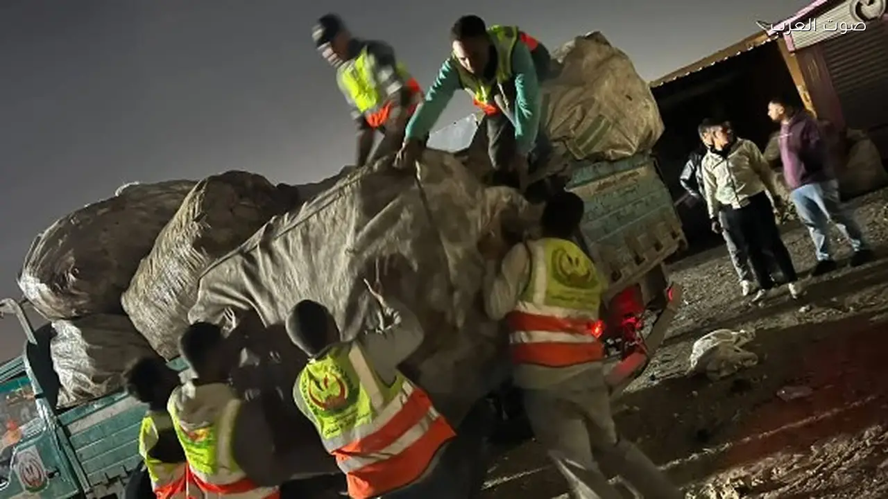 إزالة أكشاك غير قانونية لفرز المخلفات في 6 أكتوبر