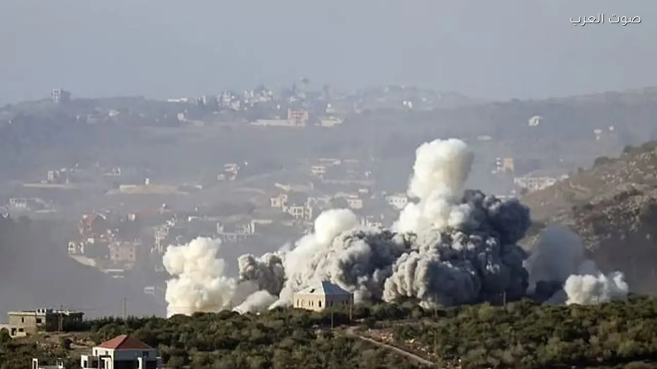 إسرائيل تقصف بلدة الطيري في بنت جبيل بقنابل فسفورية