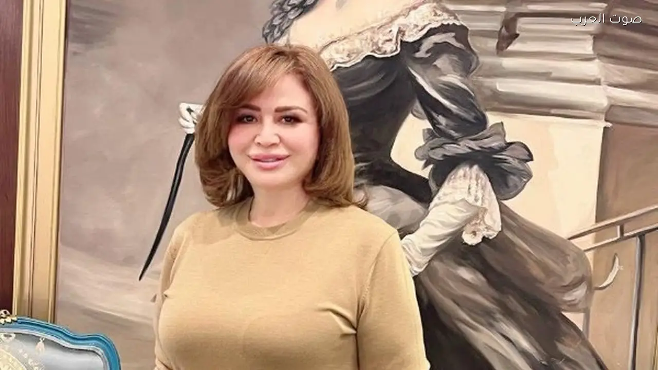 إلهام شاهين تظهر في مطار القاهرة مؤخراً