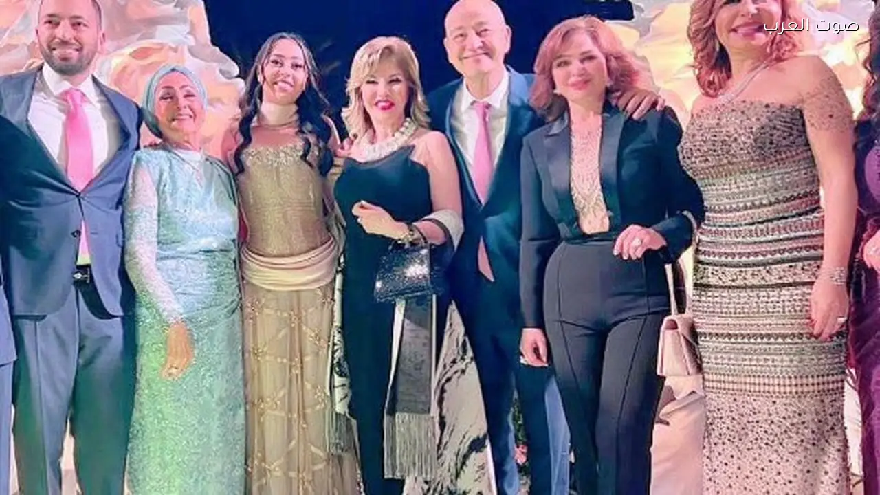 إلهام شاهين تهنئ لميس الحديدي وعمرو أديب بخطبة ابنهما